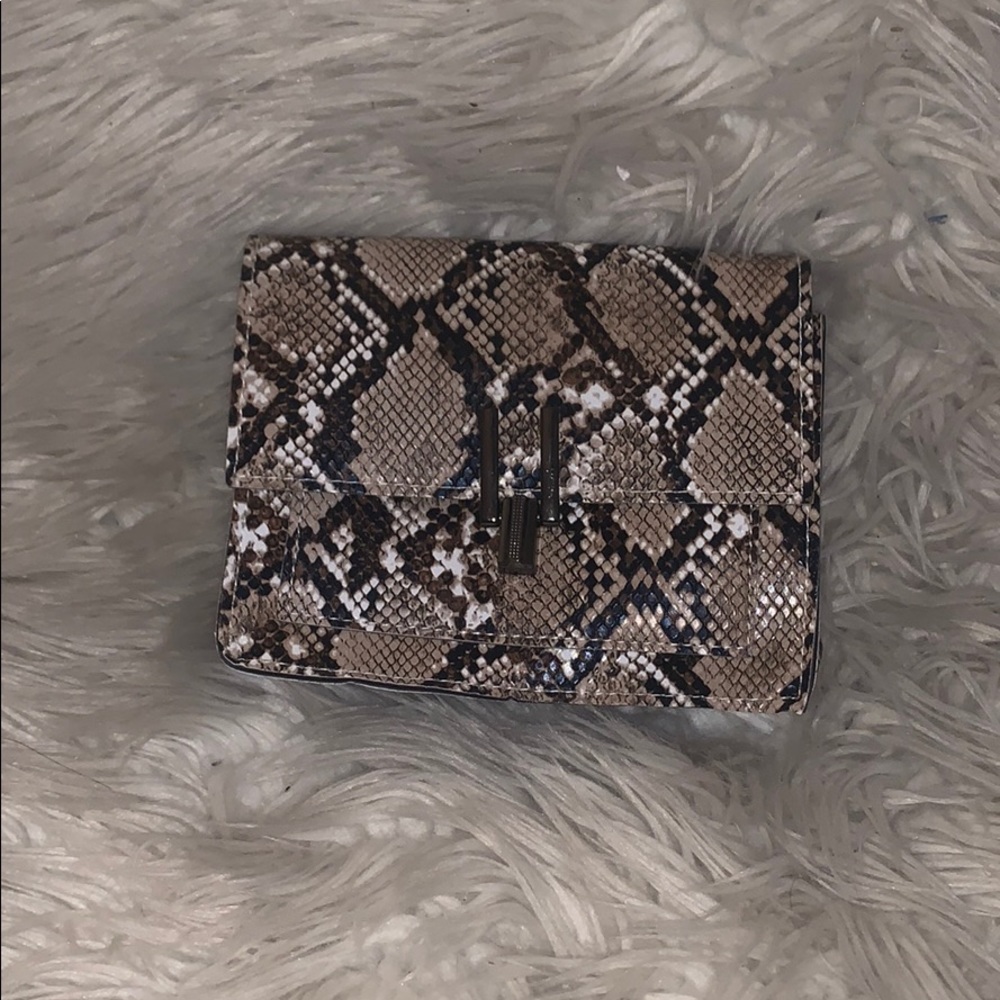 Cross over bag